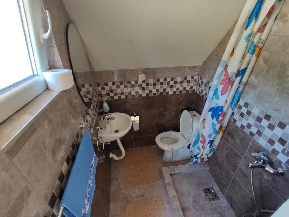 Milicin Konak Vrdnik Luaran gambar